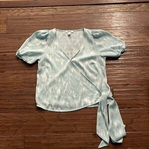 Nine West Wrap Top Short Sleeve Green and White Shirt Size XS